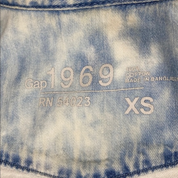 Gap Denim Button-up Shirt - Picture 5 of 5